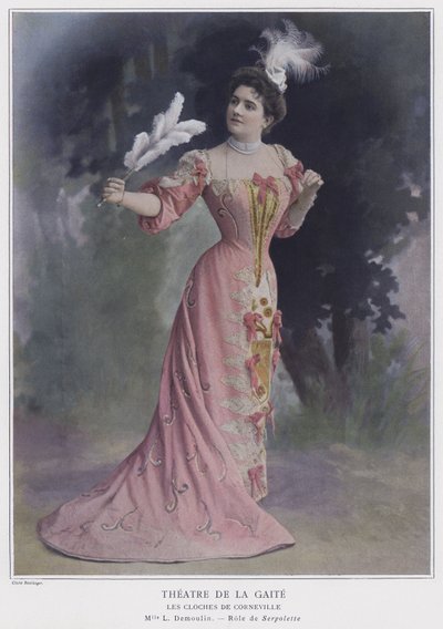 Leo Demoulin como Serpolette en Les Cloches de Corneville de Reutlinger Studio